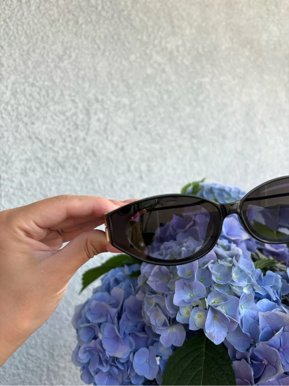 Sleek Black Cat-Eye Sunglasses for Women